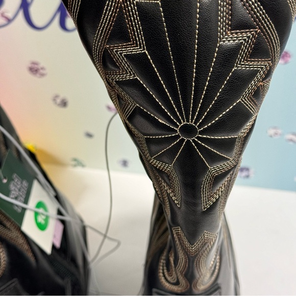 š¤ NO OFFERS LAST PAIR! EMBROIDERED WESTERN BOOTS - Picture 10 of 16